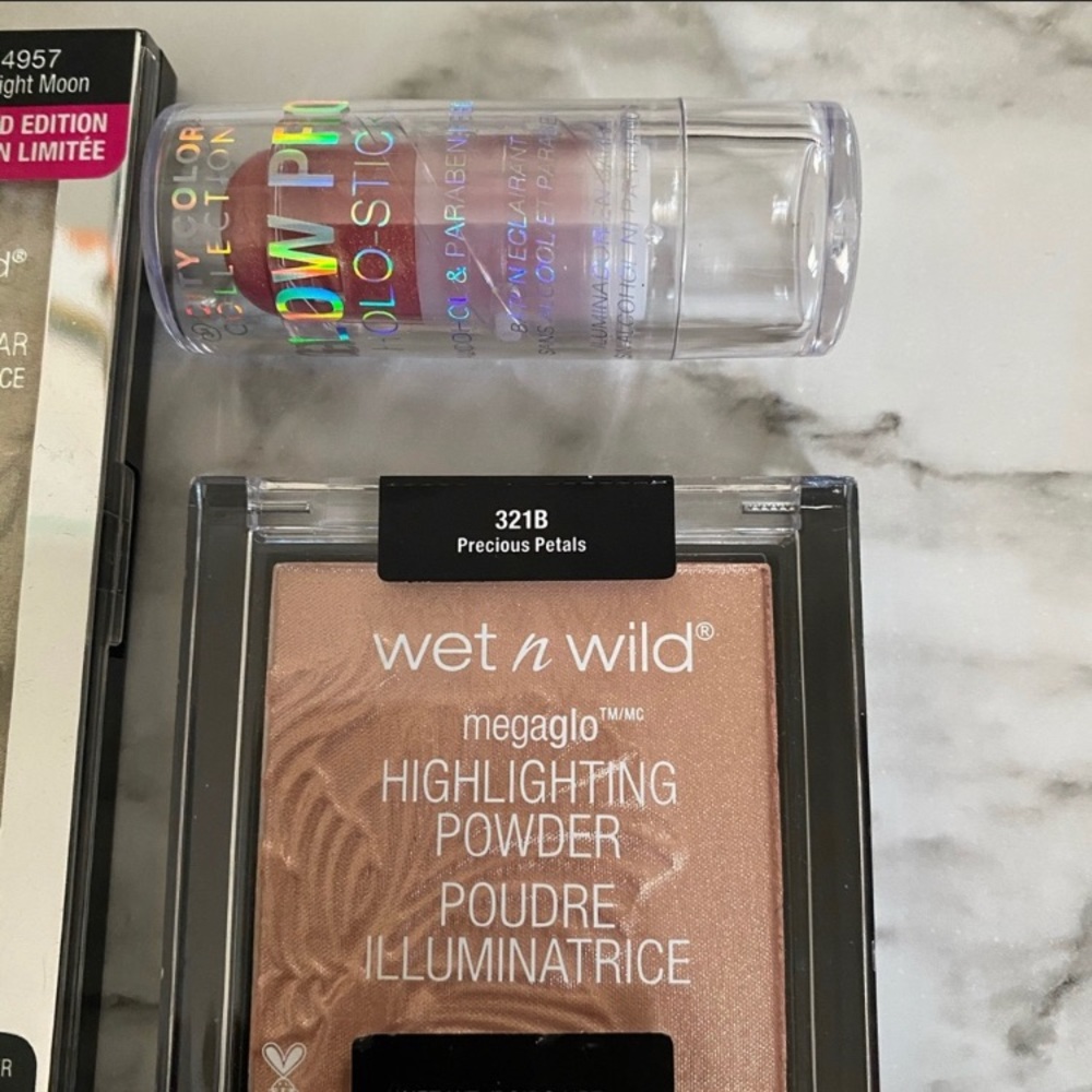 ❌Makeup Bundle #9 - Picture 3 of 3